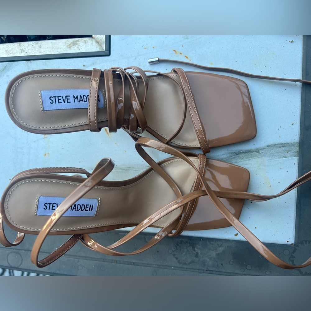 Sexy strappy Steve Madden heel size 8 Tan